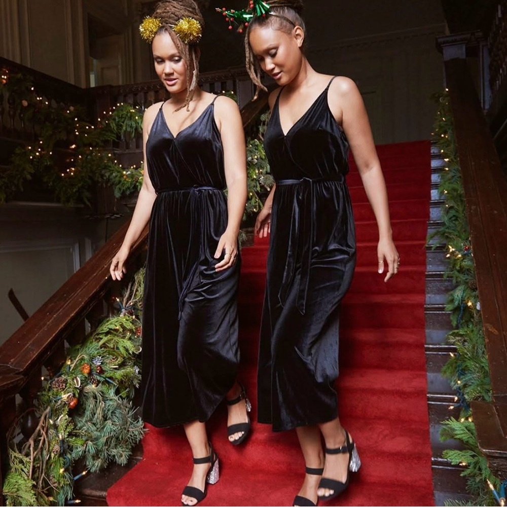 Simply Styled Women’s XL Charcoal Gray Velvet Sleeveless Wide Leg Crop Jumpsuit